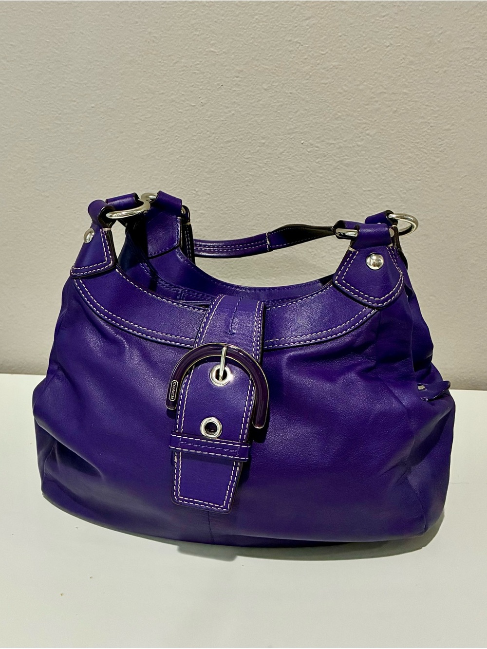COACH Purple Leather Shoulder Bag with Buckle Detail and 3 sections - Picture 4 of 9
